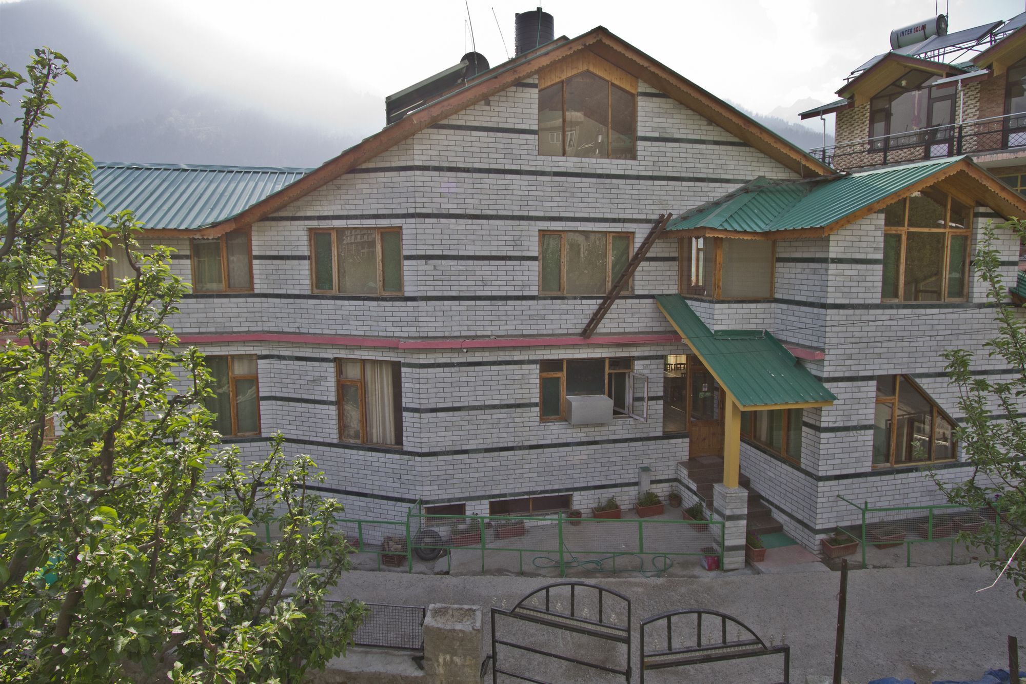 Hotel Mountain Face Manāli Esterno foto